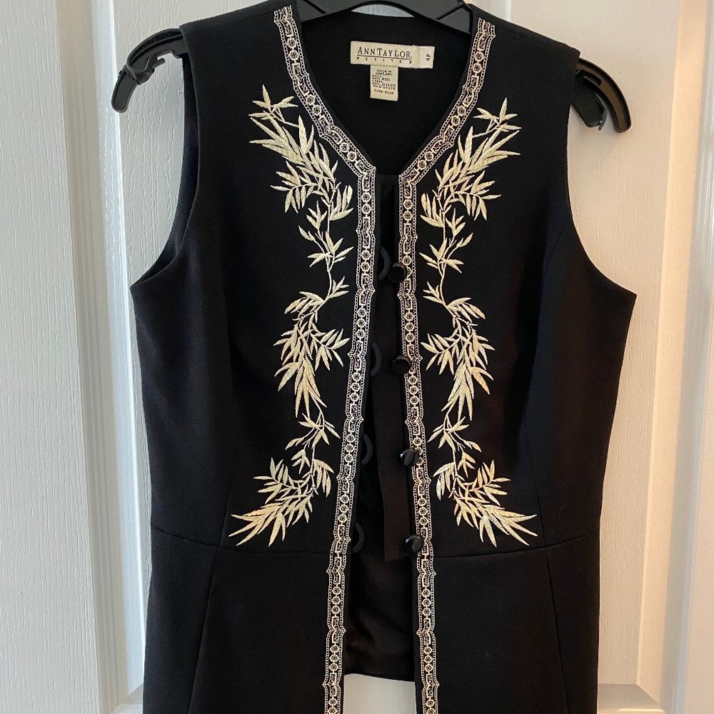 ANN TAYLOR WOOL EMBROIDERED VEST - Size 4P